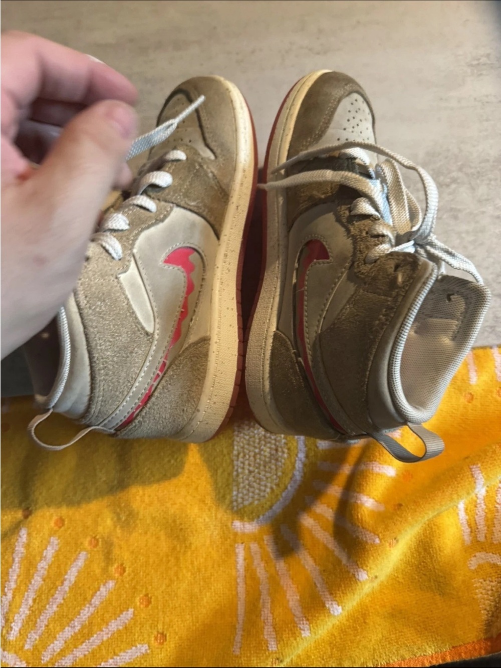 Jordan 1 Mid SE (PS) Peanut Butter and Jelly Kids Size 1y HJ5960-206 - Picture 5 of 5
